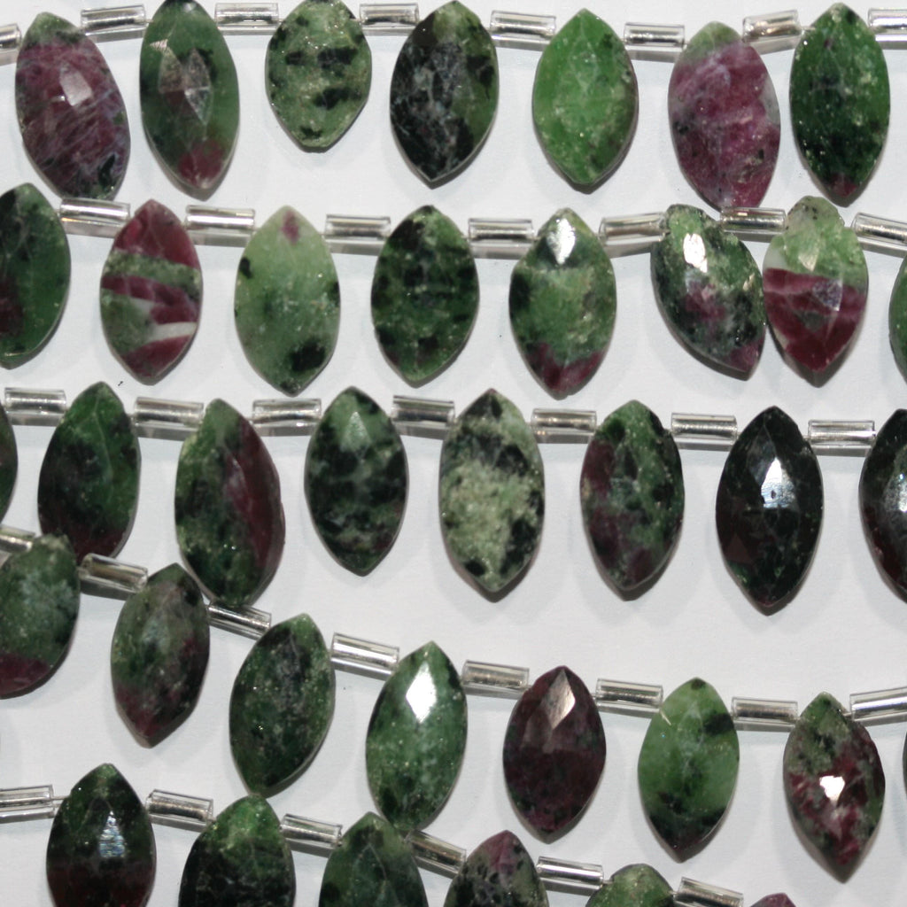 Perles de zoïsite rubis St facettées en forme de marquise, 14 x 7 mm, 8 pouces (20 cm) - Fil de 20 cm - Article n° 15017