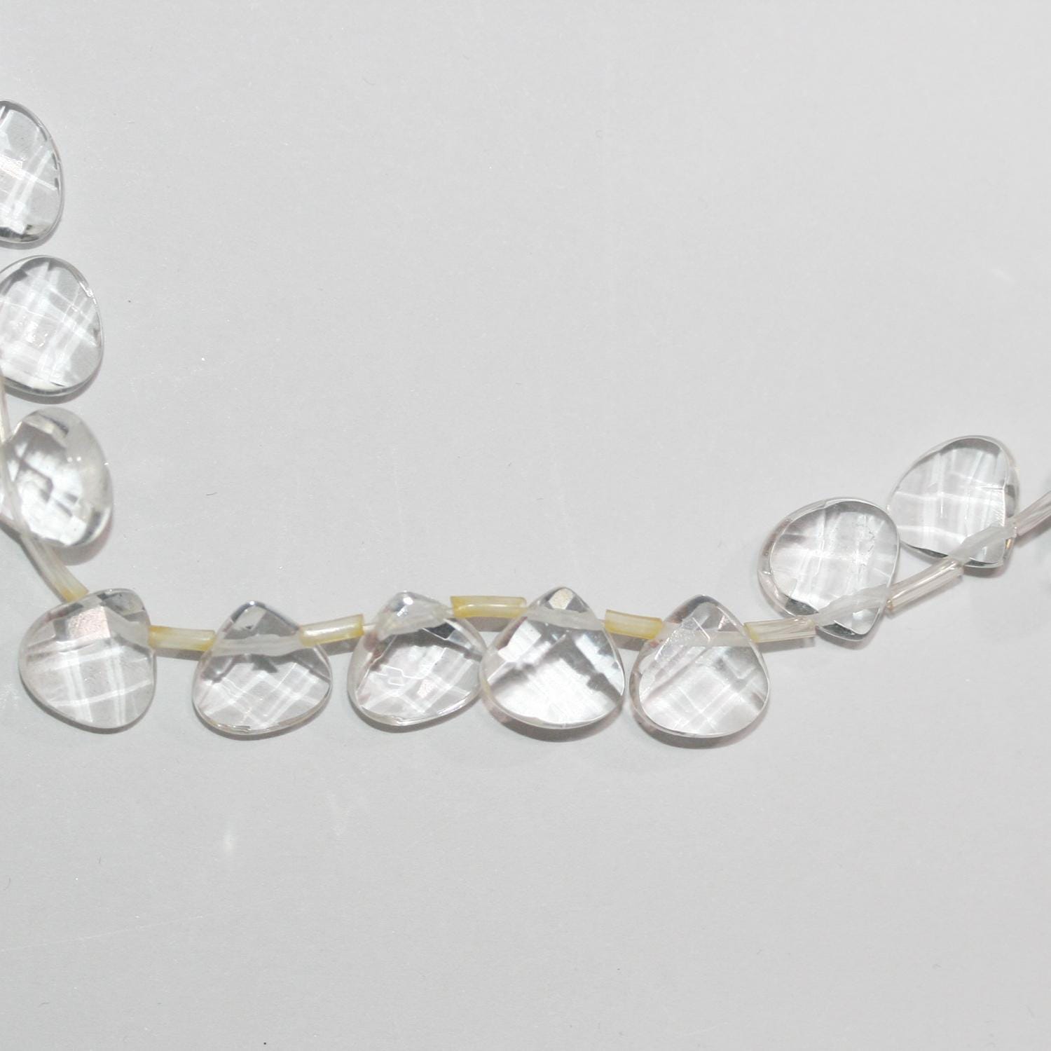 Perles en cristal de roche facettées en forme de goutte de 8 pouces, 10 mm - Fil de 20 cm.