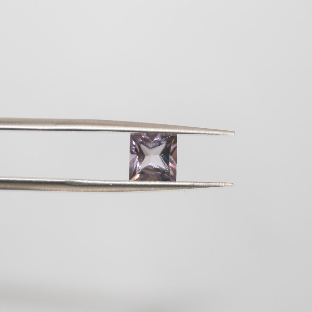 Lote de 6 amatistas facetadas cuadradas de 7 mm. (6 piezas) - Artículo: 665LO