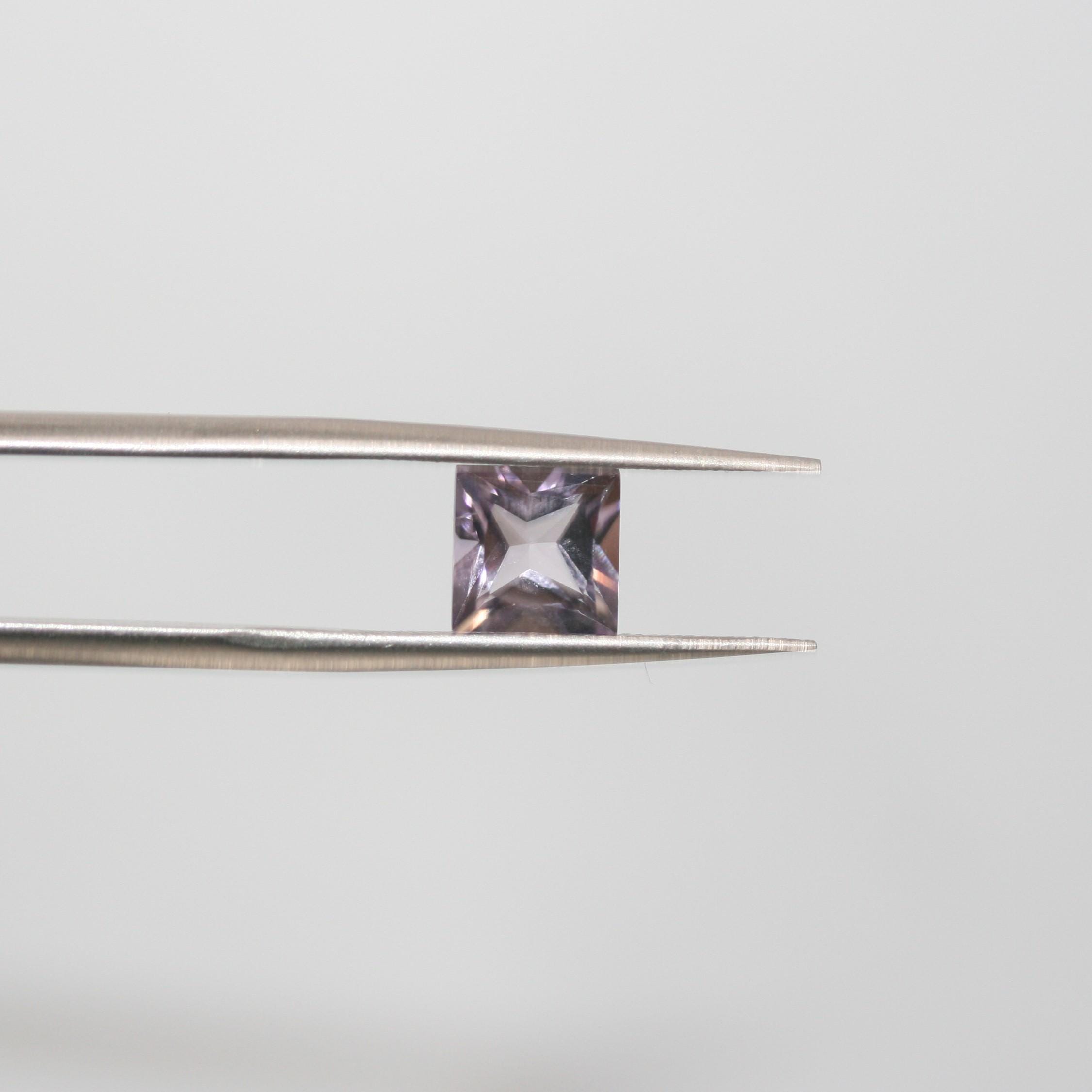 Lote de 6 amatistas facetadas cuadradas de 7 mm. (6 piezas) - Artículo: 665LO