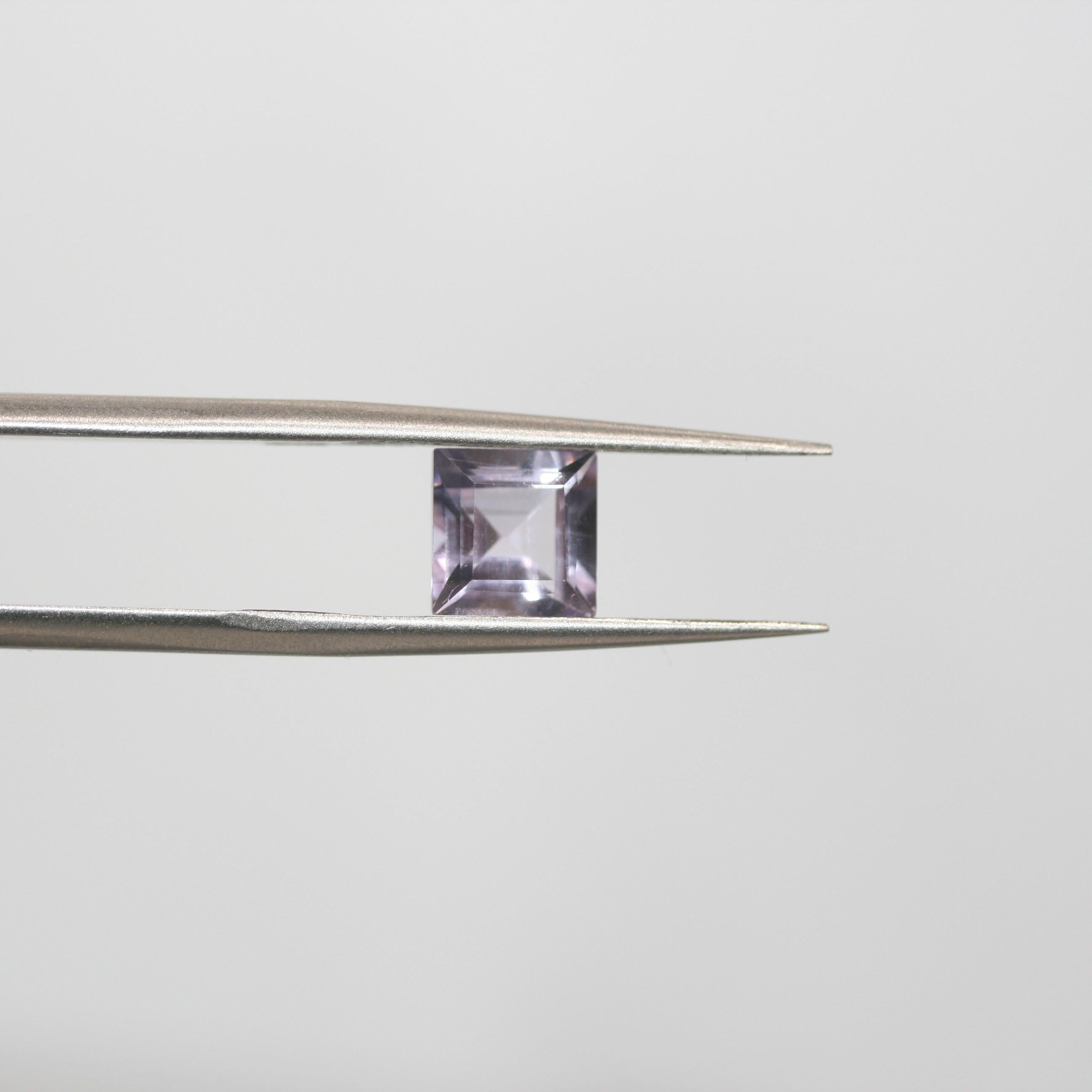 Lote de 6 amatistas facetadas cuadradas de 7 mm. (6 piezas) - Artículo: 666LO