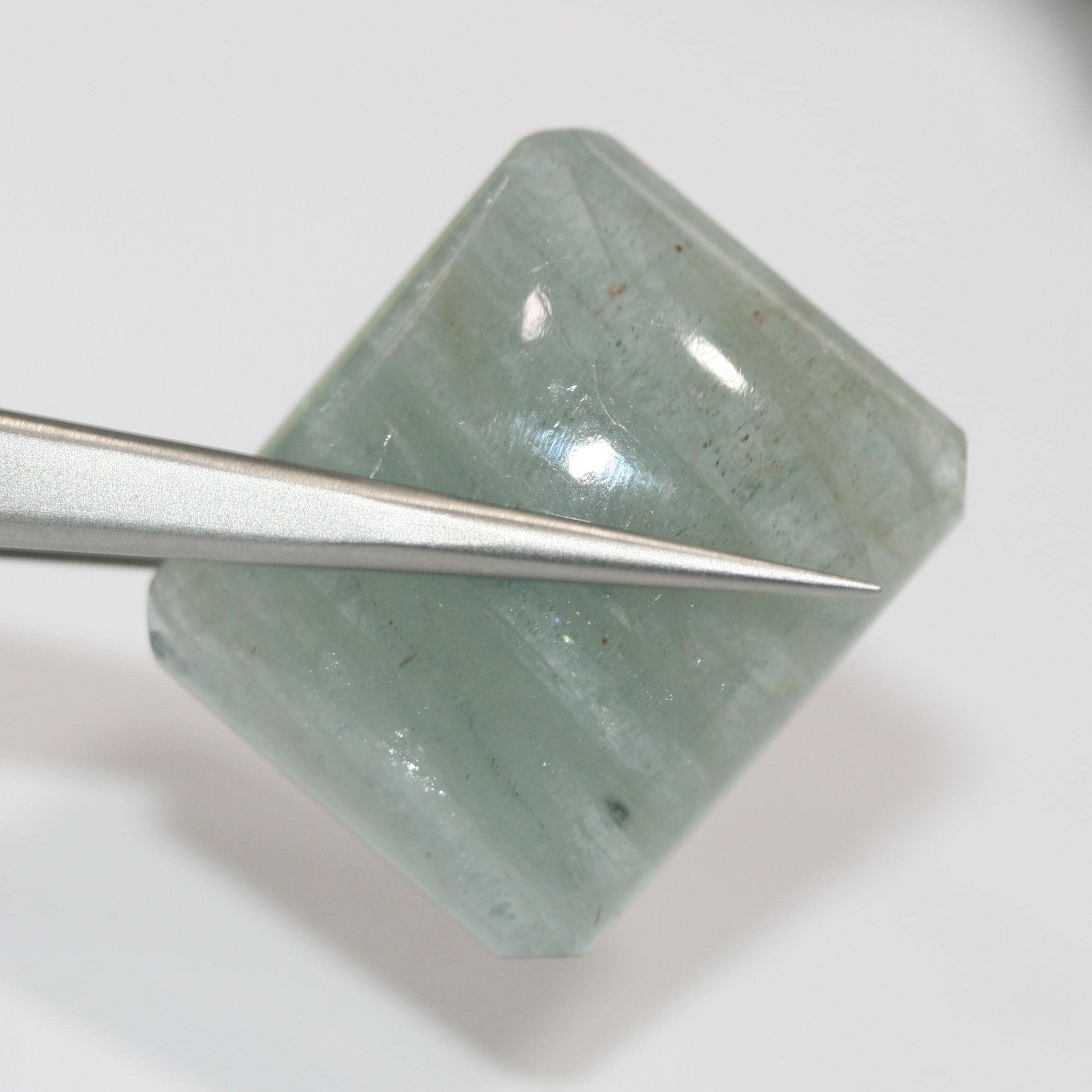 Cabochon rectangulaire lisse en aigue-marine 30 x 25 mm (72,45 ct)