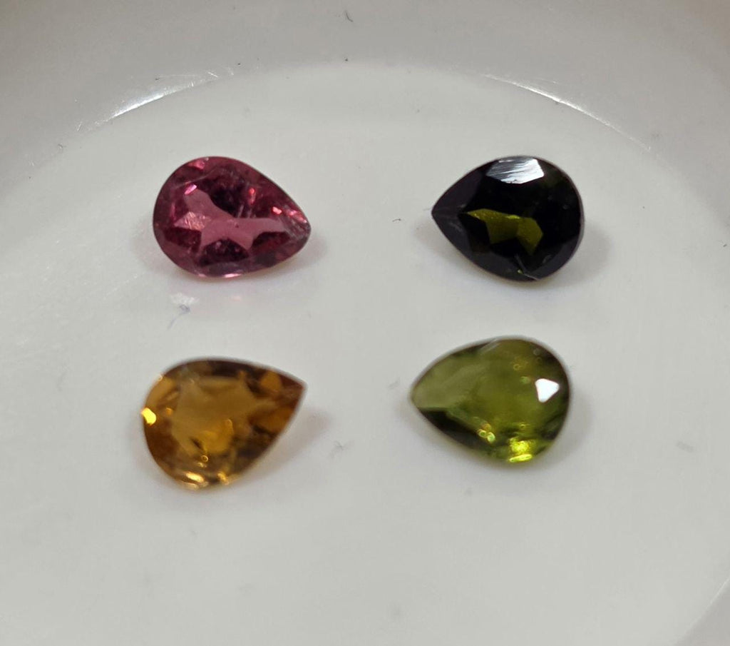 Lote de 4 turmalinas multicolores facetadas (5 x 4 mm) - Paquetes de piedras preciosas - Piedras sueltas - Precio al por mayor - Gemas naturales