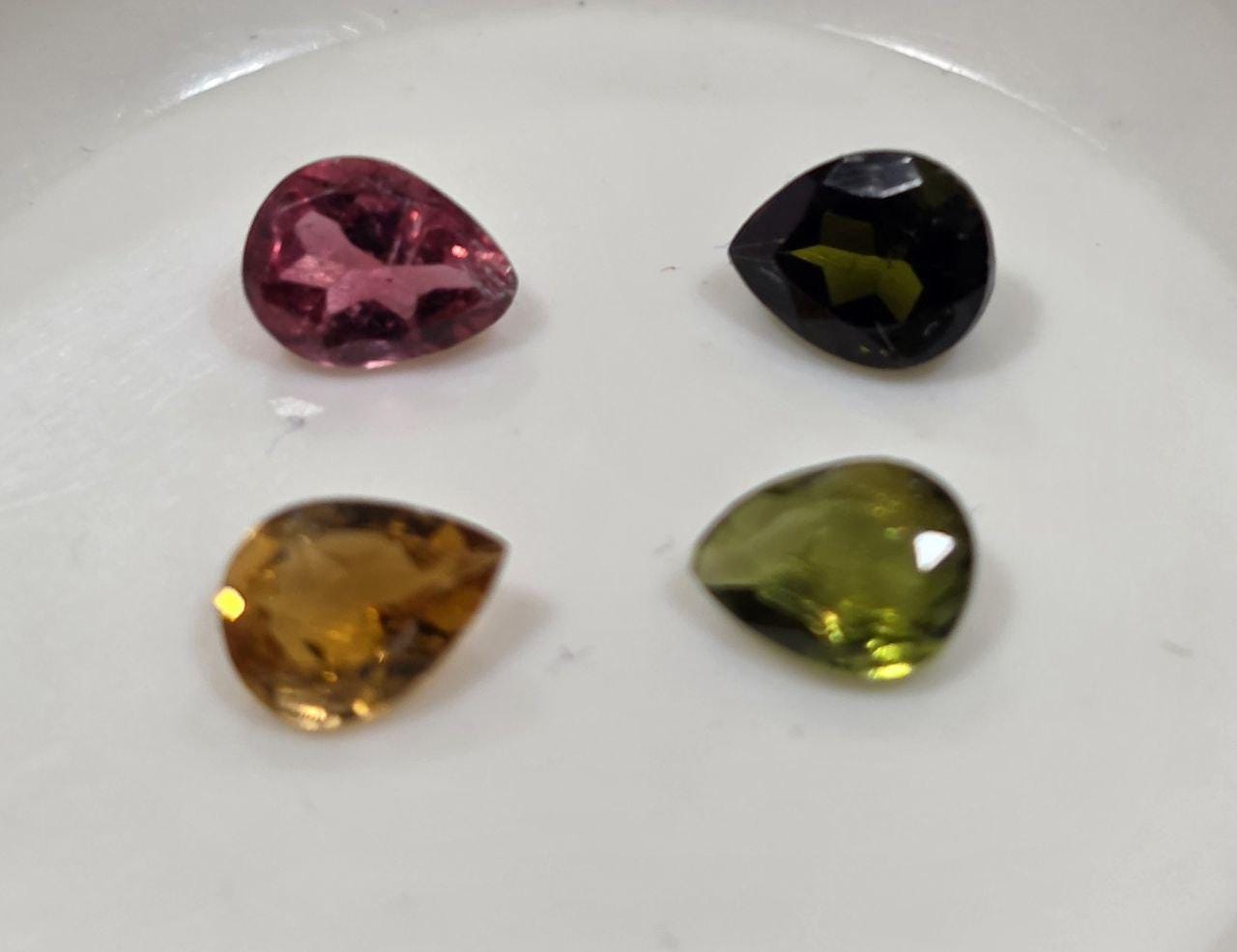 Lot de tourmalines multicolores à facettes en forme de goutte 5x4mm (4 pièces) - Pierres précieuses en vrac - Prix de gros - Gemmes naturelles