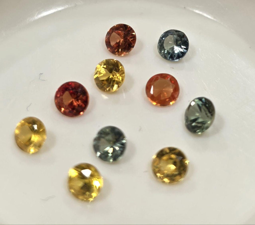 Lot de 10 saphirs multicolores facettés ronds de 3 mm. (10 pièces)