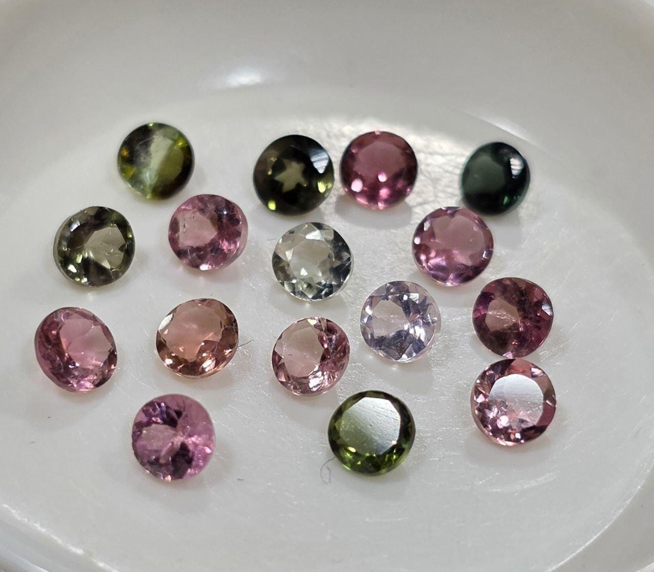 Lot de tourmalines multicolores à facettes rondes de 3 à 3,2 mm (16 pièces) - Pierres précieuses naturelles