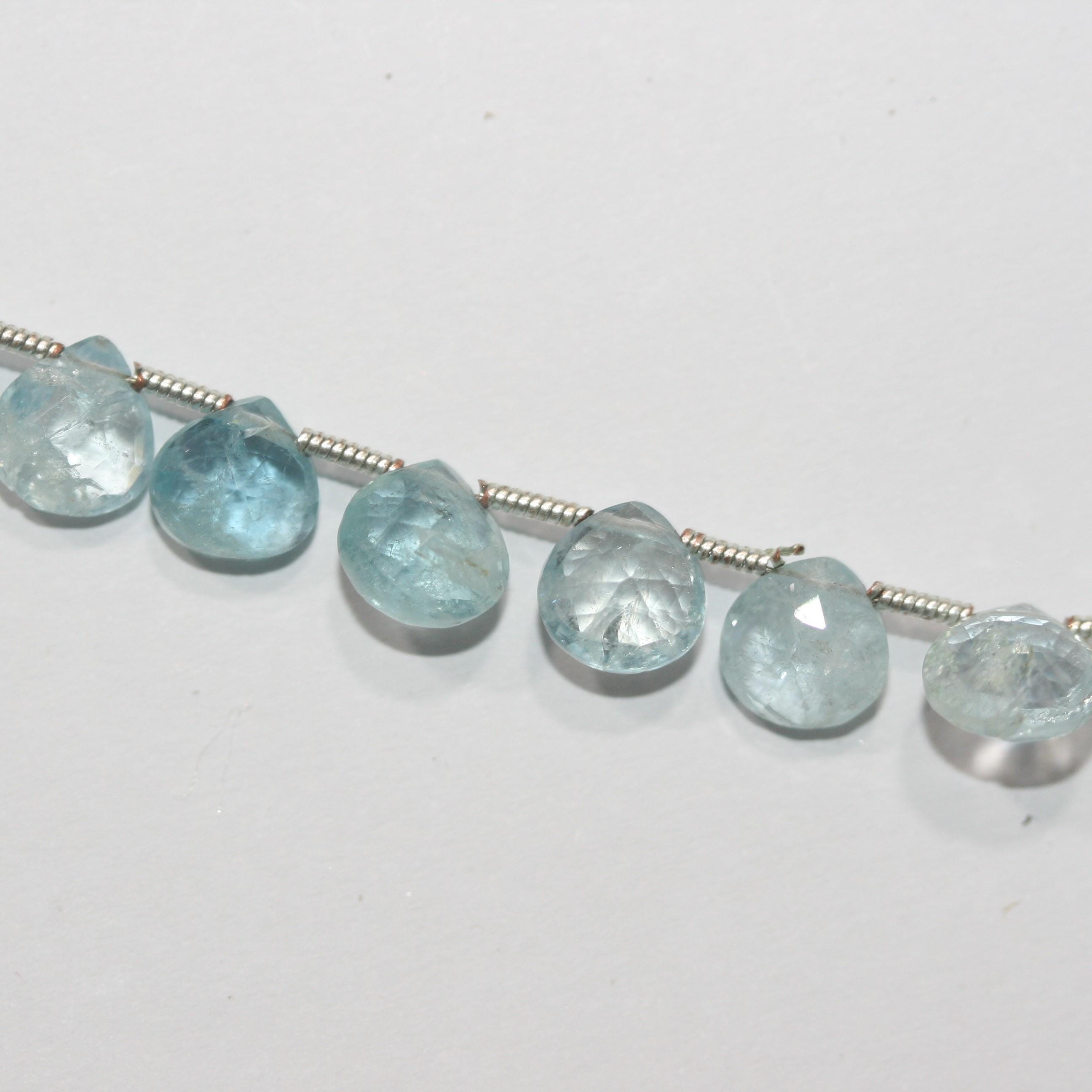 Cuentas de aguamarina facetadas de 8" (6-7 mm). Aprox. - Hilo de 20 cm. - Artículo 14987