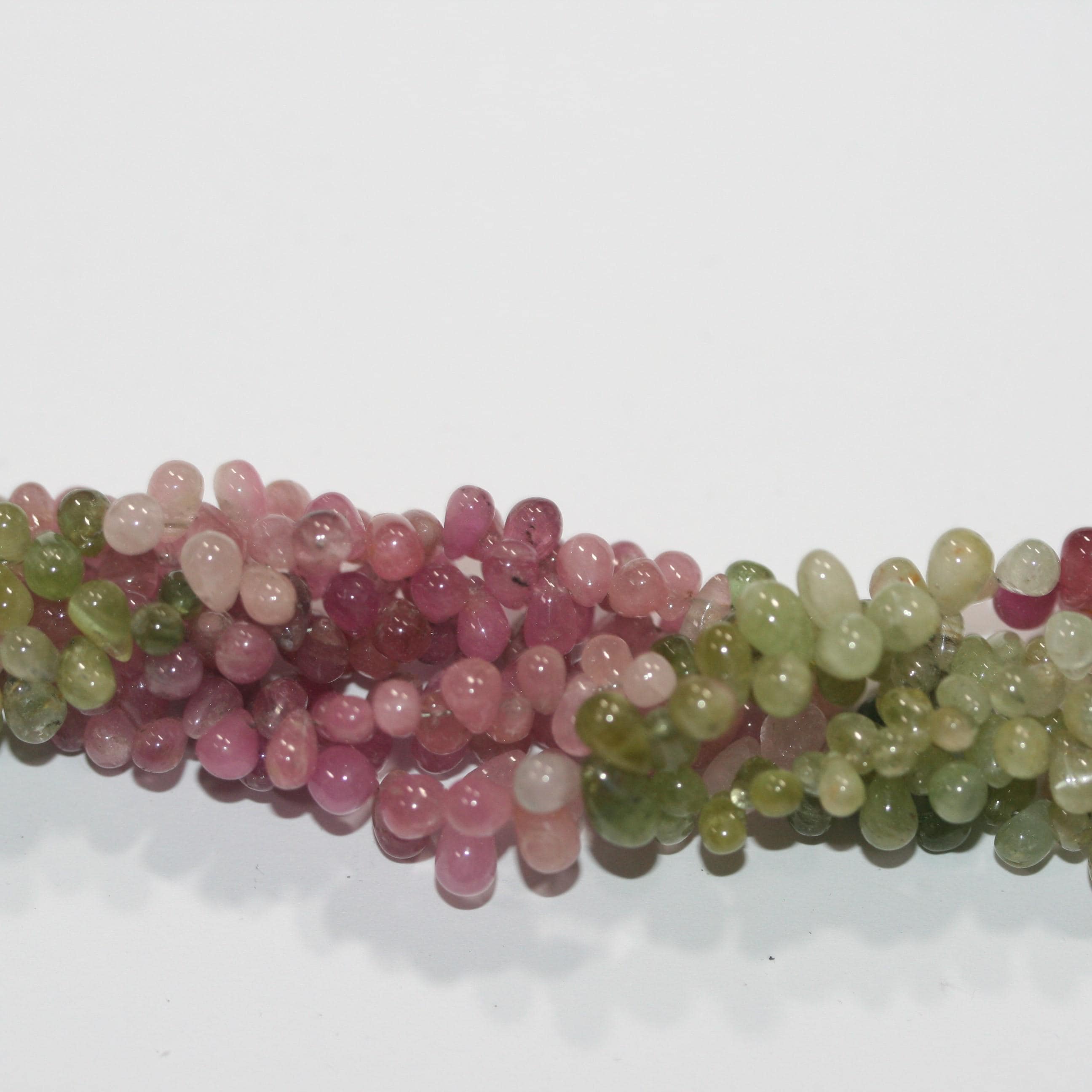 Perles en forme de goutte facettées en saphir rose-vert de 8 pouces (environ 6 x 4 mm) - Longueur du fil : 20 cm.