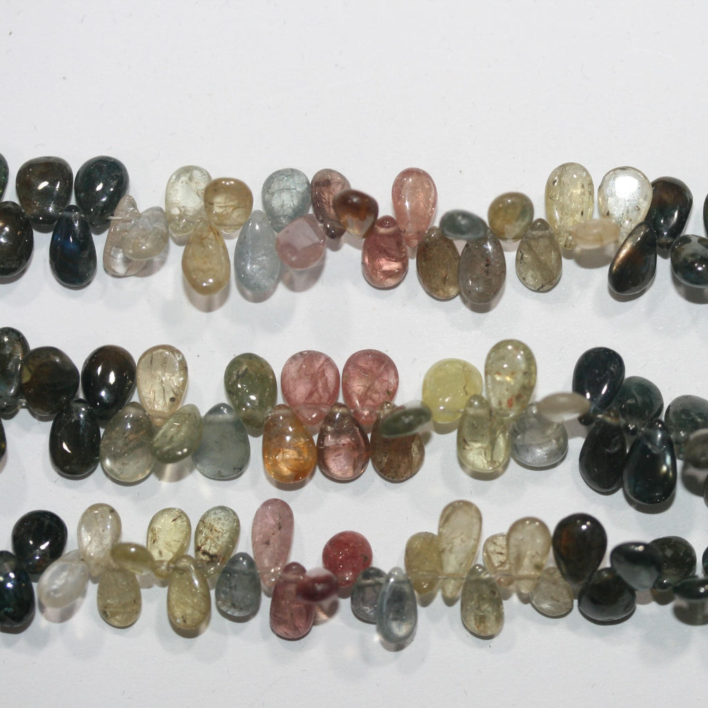 Perles en forme de goutte lisses en saphir multicolore de 8 pouces (8 x 5 mm). Longueur approximative du fil : 20 cm.