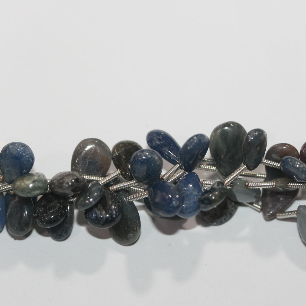 Perles en forme de goutte lisses en saphir multicolore de 8 pouces (11 x 7 mm). Longueur approximative du fil : 20 cm.