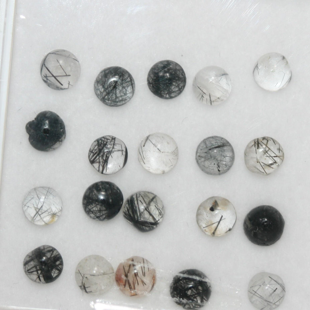 Lote de 20 cabujones redondos lisos de cuarzo turmalinado de 4 mm (20 piezas). Artículo 1776CB